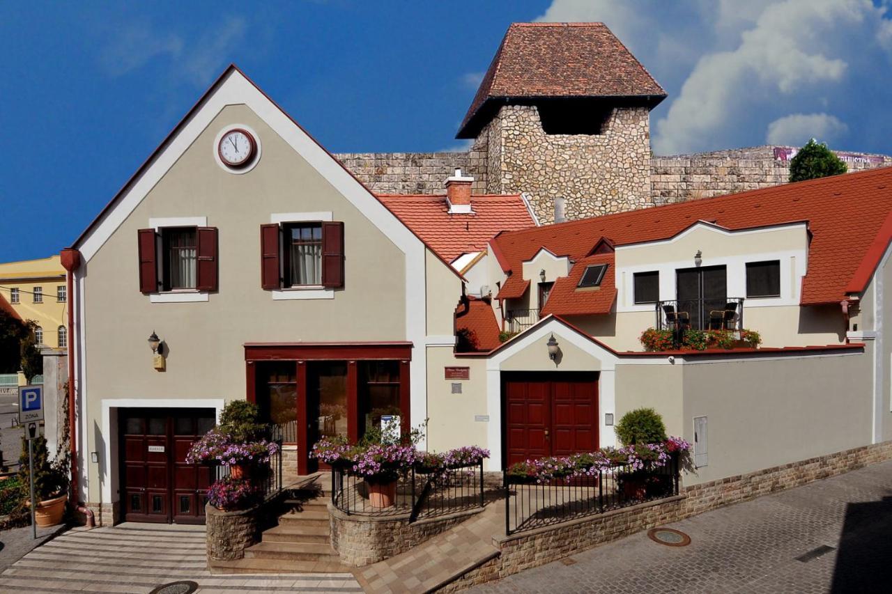 Bed and Breakfast Patria Panzio Еґер Екстер'єр фото